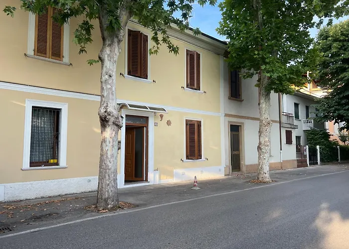 Tina Centro Pesaro
